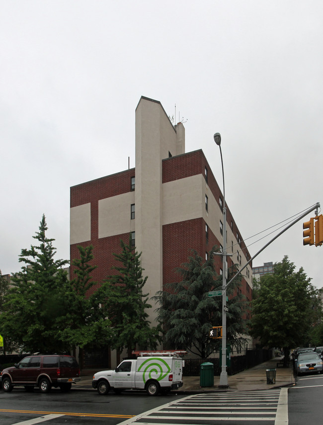 Wyatt Tee Walker Senior Housing in New York, NY - Foto de edificio - Building Photo