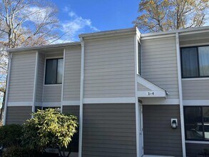 2 Cook Close in Ridgefield, CT - Building Photo - Building Photo