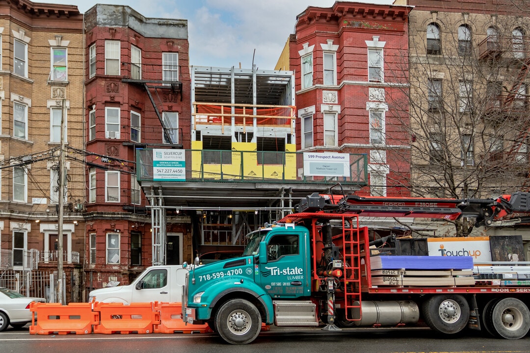 599 Prospect Ave in Bronx, NY - Foto de edificio