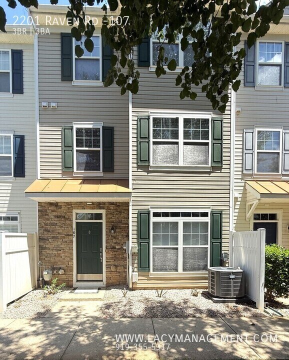 2201 Raven Rd in Raleigh, NC - Building Photo