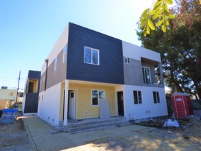 5626 Willowcrest Ave in North Hollywood, CA - Building Photo - Building Photo