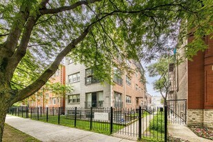 1540 N Claremont Ave in Chicago, IL - Building Photo