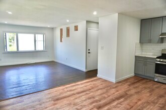 60 Sleepy Hollow Dr in Danbury, CT - Building Photo - Building Photo