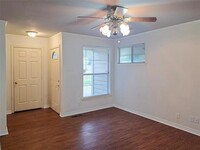 3727 Drake St in Irving, TX - Building Photo - Building Photo