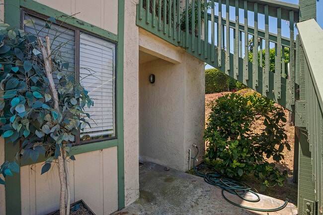 2919 Cowley Way in San Diego, CA - Building Photo - Building Photo