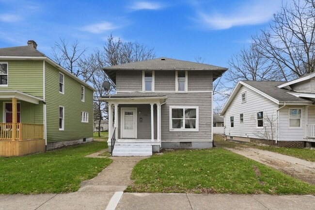 property at 3106 Plaza Dr