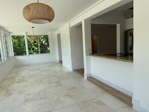 5891 SW 83rd St in South Miami, FL - Building Photo - Building Photo