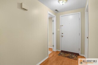 73 Tennyson Dr in Plainsboro, NJ - Building Photo - Building Photo