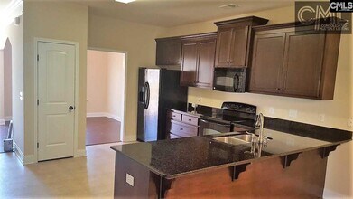 277 Birchfield Dr in Columbia, SC - Foto de edificio - Building Photo