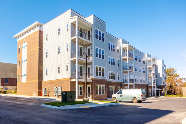 Crest at Stones Branch in Nashville, TN - Building Photo - Building Photo