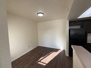 8070 W Russell Rd, Unit 2119 in Las Vegas, NV - Building Photo - Building Photo