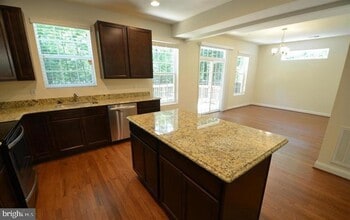 5917 Sneed Dr in Deale, MD - Building Photo - Building Photo