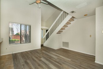 4242 N Capistrano Dr in Dallas, TX - Building Photo - Building Photo