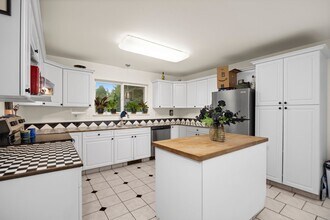 1301-1305 Mitchell Ave in Blaine, WA - Building Photo - Building Photo