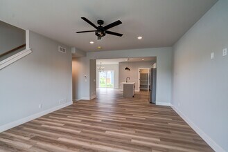 291 N Bergamont Blvd in Oregon, WI - Building Photo - Building Photo