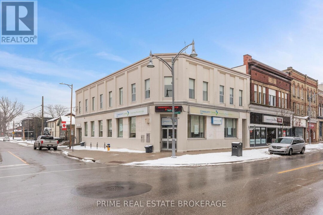 408-408 Talbot St in St Thomas, ON - Building Photo