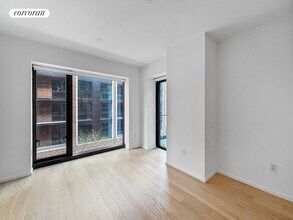 98 Front St in Brooklyn, NY - Building Photo - Building Photo