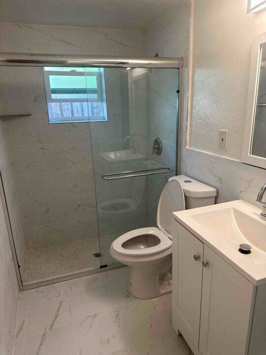 2439 Fillmore St in Hollywood, FL - Building Photo