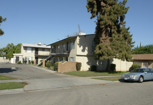 Vista del Loma in Fresno, CA - Foto de edificio - Building Photo