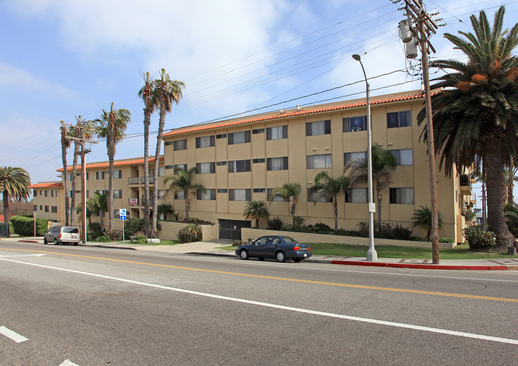 Pacific Sands Apartments in San Pedro, CA - Building Photo