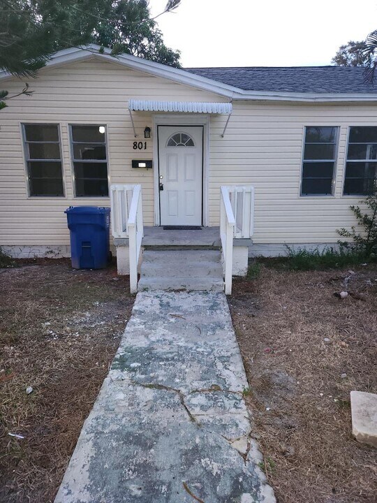 801 18th St S in St. Petersburg, FL - Building Photo