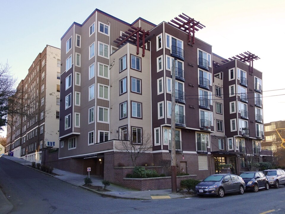 124 Bellevue Ave E in Seattle, WA - Building Photo