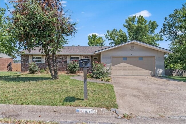property at 811 S Riviera Dr