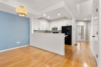 2736 NW Upshur St in Portland, OR - Building Photo - Building Photo