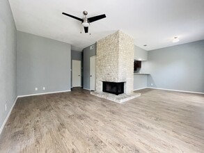 15014 Spring Creek, Unit 102 in San Antonio, TX - Building Photo - Building Photo