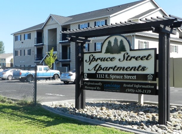 Spruce Street Apartments in Yakima, WA - Building Photo