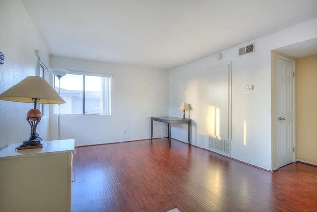 1321 Massachusetts Ave in Riverside, CA - Building Photo - Building Photo