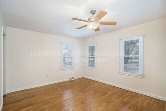2021 Academy St in Kalamazoo, MI - Building Photo - Building Photo