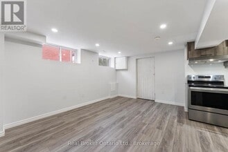 326 E 19th St in Hamilton, ON - Building Photo - Building Photo