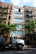 459 W 44th St in New York, NY - Foto de edificio - Building Photo