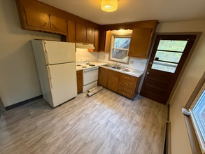 372 Park St in Bristol, CT - Foto de edificio - Building Photo