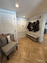 826 Dogburn Rd in Orange, CT - Building Photo - Building Photo