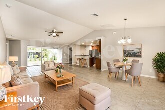 2912 NW 18th Pl in Cape Coral, FL - Building Photo - Building Photo