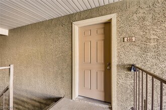 5224 River Glen Dr in Las Vegas, NV - Building Photo - Building Photo