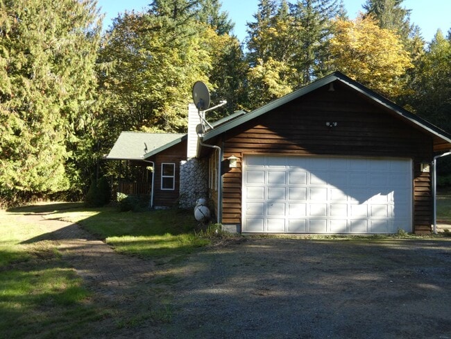 1514 Township Line Rd in Port Angeles, WA - Building Photo - Building Photo