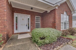 6426 Covington Villas Dr in Tuscaloosa, AL - Building Photo