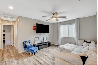 1014 Solemn Cactus Ave in North Las Vegas, NV - Building Photo - Building Photo