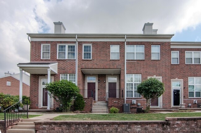 1892 Lindsay Ln