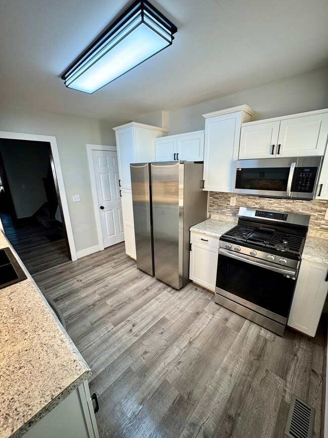 757 N Jay St, Unit 757 in Rome, NY - Building Photo - Building Photo