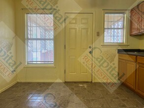 219 E Douglas Dr in Midwest City, OK - Building Photo - Building Photo