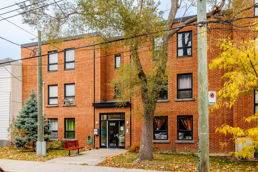 101 Lafleur Rue in Verdun, QC - Building Photo