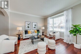 2196 Highcliffe Way in Oakville, ON - Building Photo - Building Photo