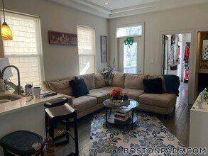 24 Washburn St, Unit 2 in Boston, MA - Building Photo - Building Photo