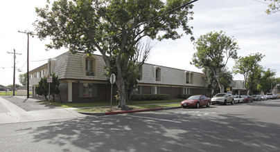 Del Monte Apartments in Anaheim, CA - Building Photo - Building Photo