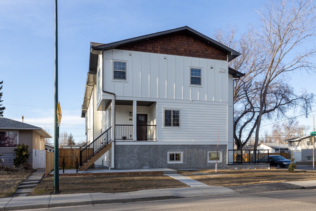 6408 18A St SE in Calgary, AB - Building Photo