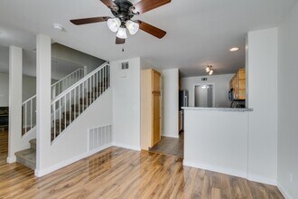 205 Luninborg St in Henderson, NV - Building Photo - Building Photo